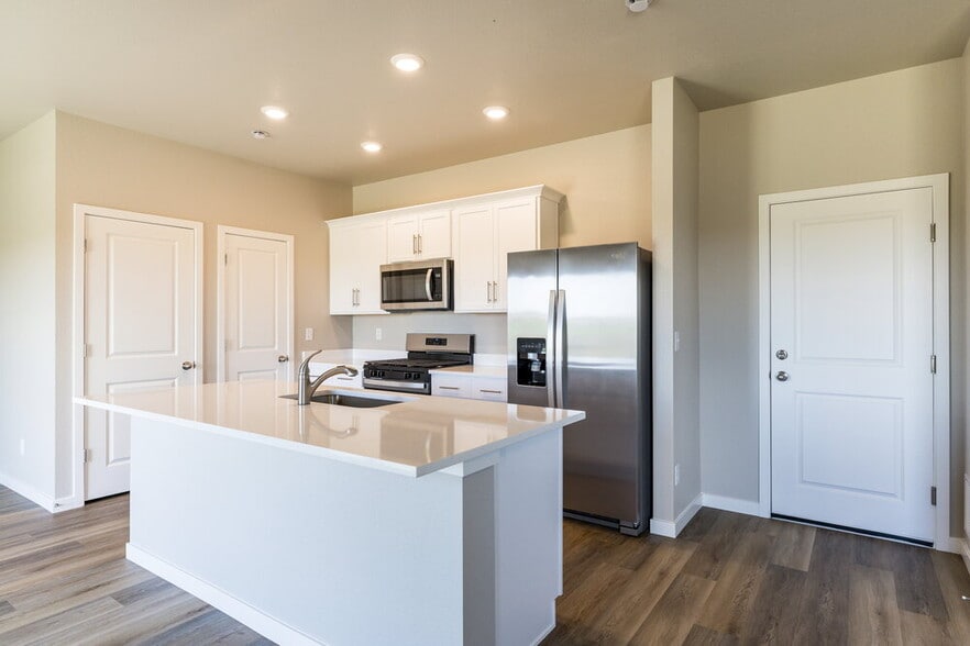 Building Photo - 7308 Crystal Ave