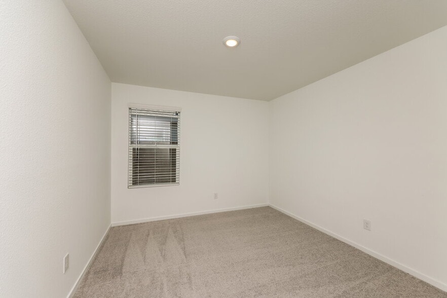 Building Photo - 1255 Maple St