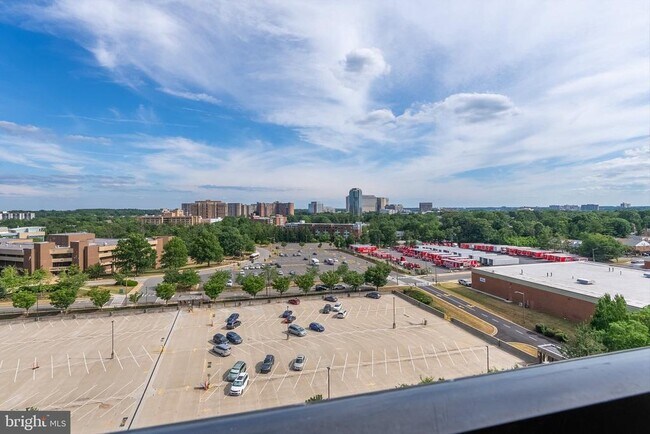 Building Photo - 3713 S George Mason Dr