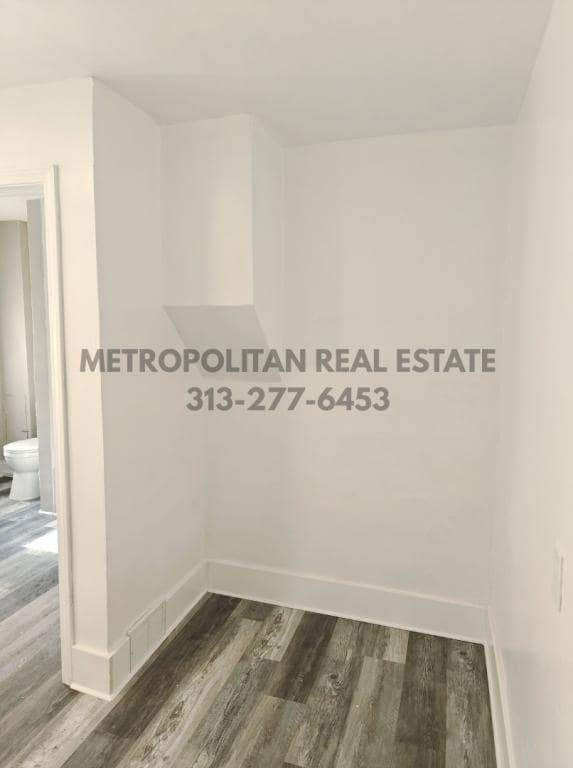 Building Photo - 4476 Monroe St