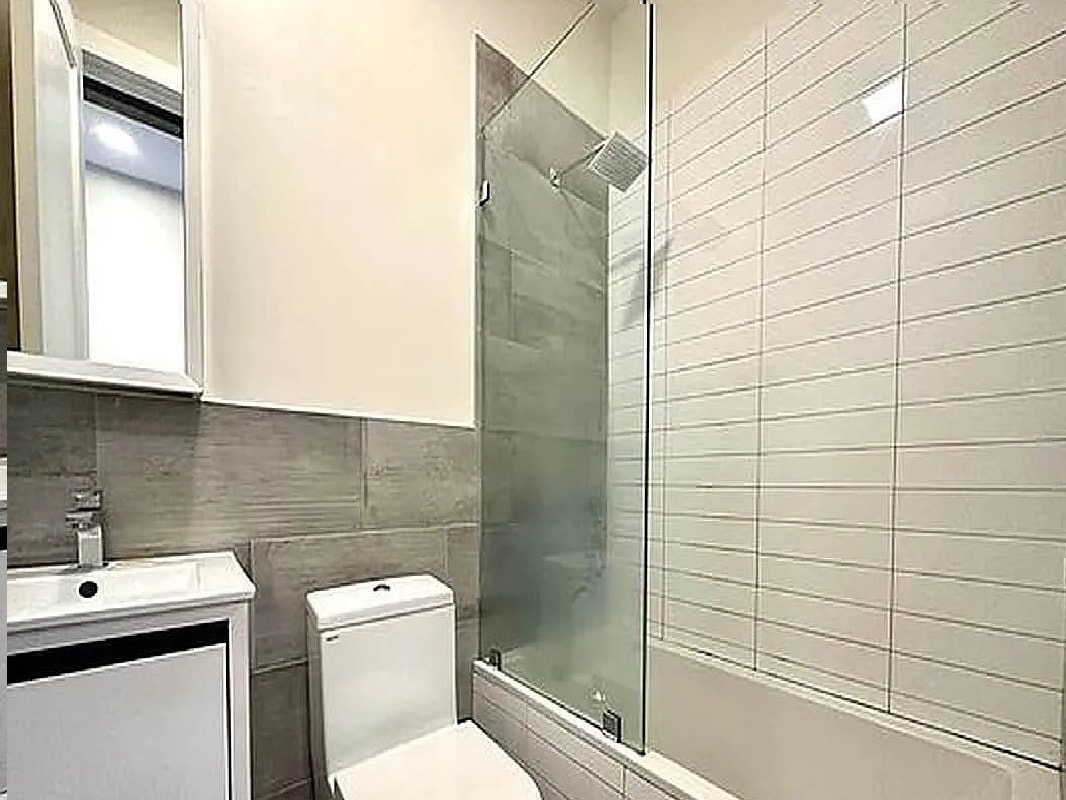 Building Photo - 1109 Fulton St