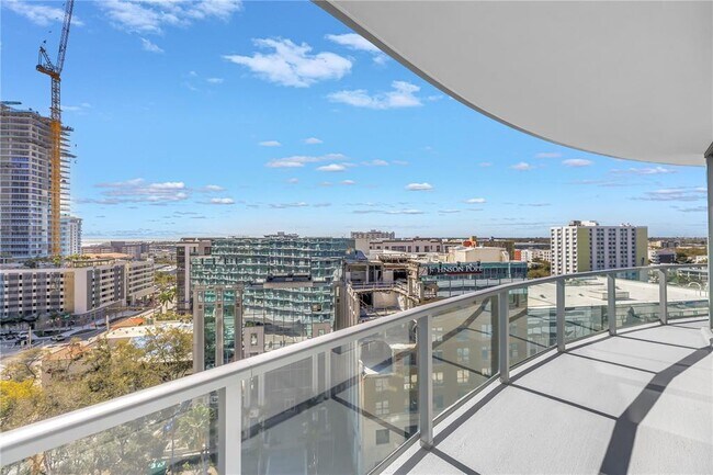 Building Photo - 400 Central Ave