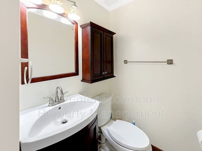 Building Photo - 749 Sturgis Dr