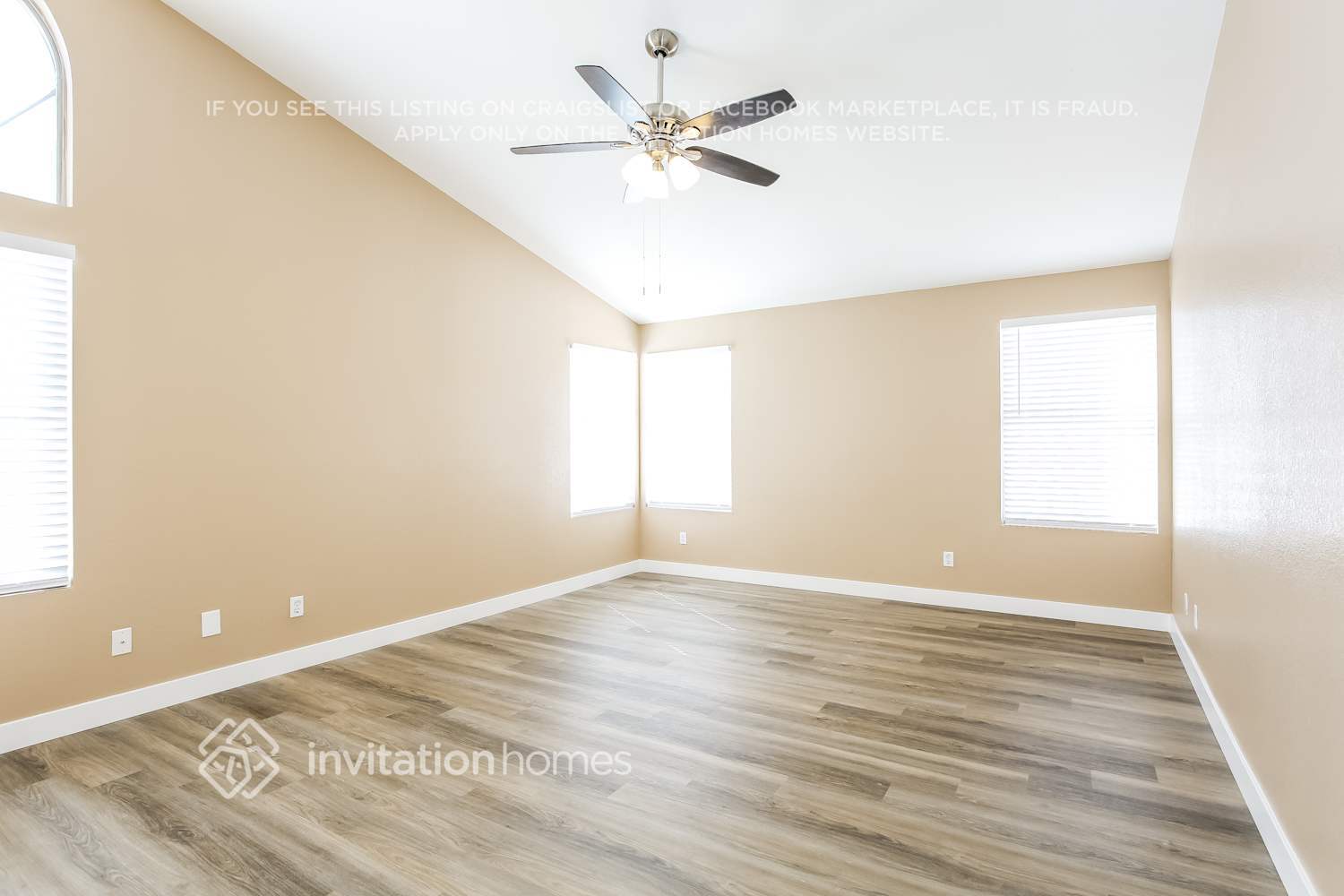 Building Photo - 1581 Ave Fiesta