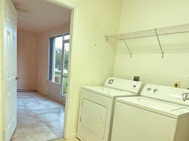 Building Photo - 2088 SE Wild Meadow Cir