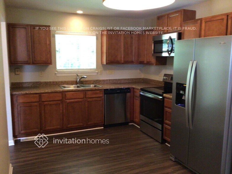 Building Photo - 3216 Mintleaf Dr