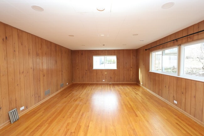 Building Photo - 9622 N Kildare Ave