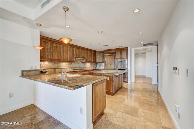 Building Photo - 7181 E Camelback Rd