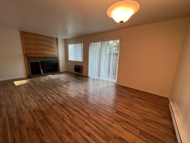 Building Photo - 2 Bedroom Condo in Lake Oswego