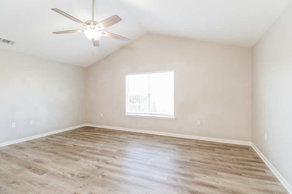 Building Photo - 1924 Eastway Dr