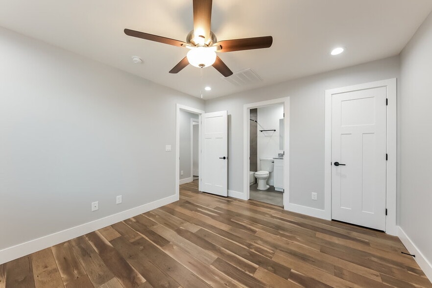 Building Photo - 4653 S 38th Gln