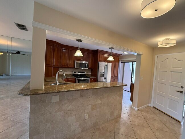 Building Photo - 717 Windermere Way