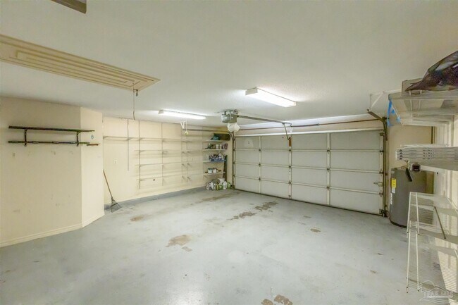 Building Photo - 400 Ridge Wood Cir