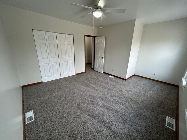 Building Photo - 1039-1039 S 12th St