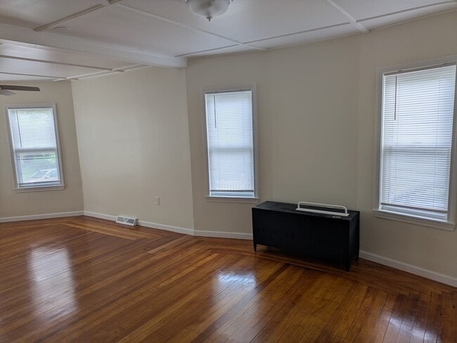 Building Photo - 165 Grove St