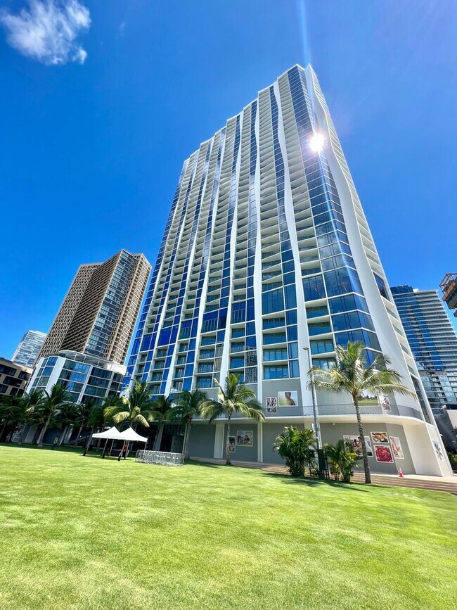 Building Photo - Well Maintained 1 Bed, 1 Bath, 1 parking i...