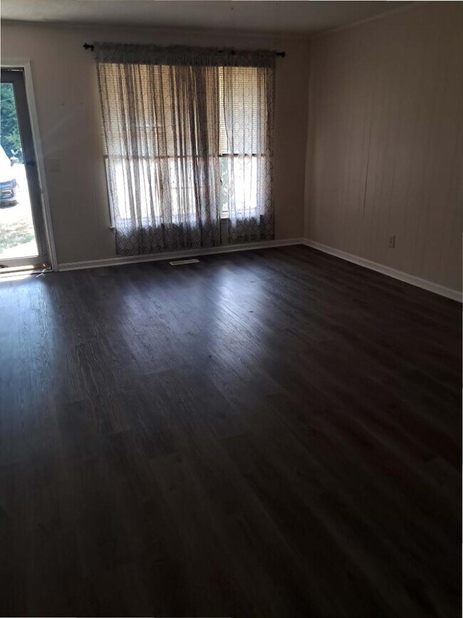 Building Photo - 1706 Ridgewood Dr