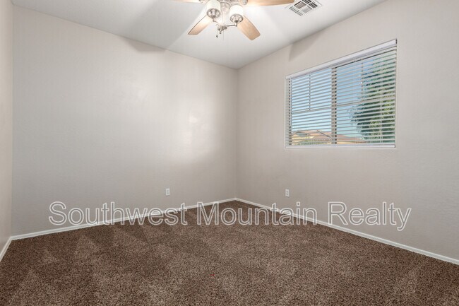 Building Photo - 45354 W Rhea Rd