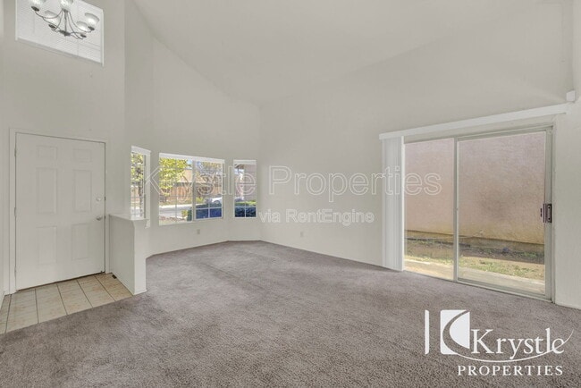 Building Photo - 267 Quartz Ln