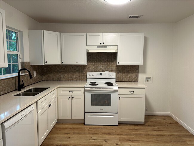 Building Photo - 146 Barbara Ln