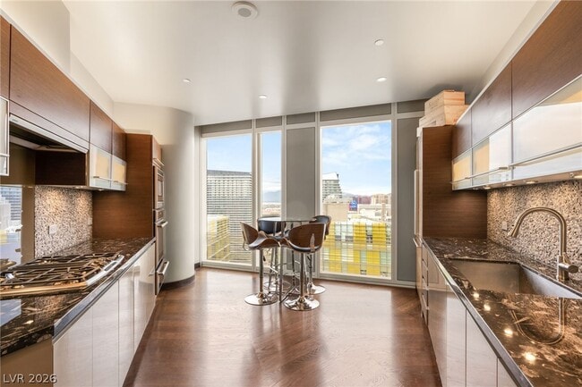 Building Photo - 3750 S Las Vegas Blvd