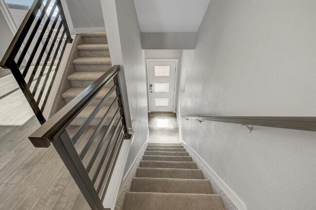 Building Photo - 2464 Jazzy Lady Ct