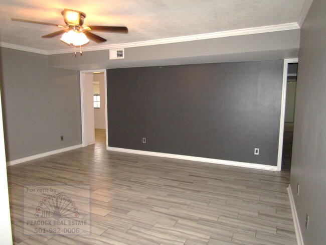 Building Photo - 42 Creekridge Cir