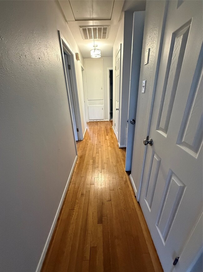 Building Photo - 506 Gardenia St