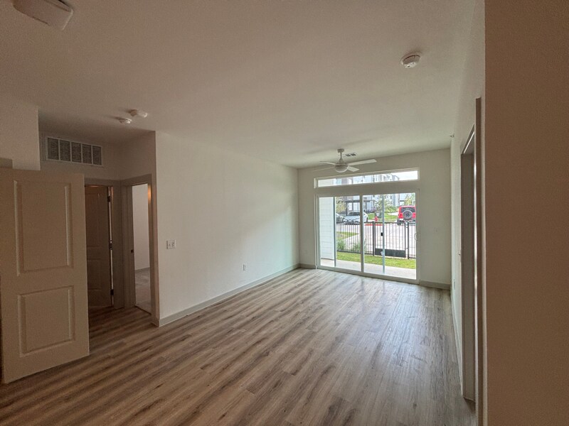 Building Photo - 1301 Leah Ave
