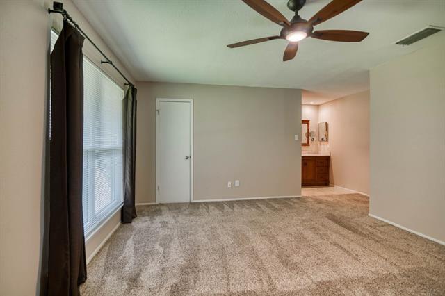 Building Photo - 1817 Hemlock Dr