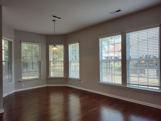 Building Photo - Beautiful home located in the Ardrey Woods community!