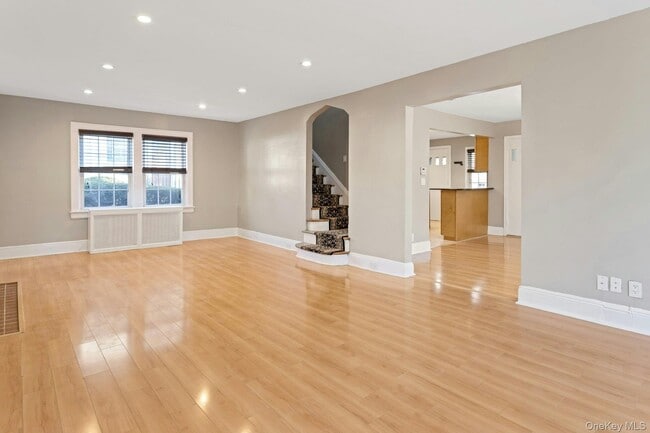 Building Photo - 164 Nelson Rd