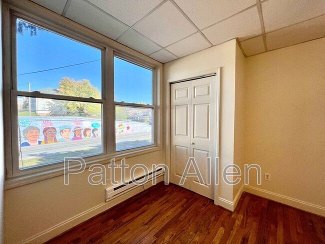 Building Photo - 43 Ravenscroft Dr