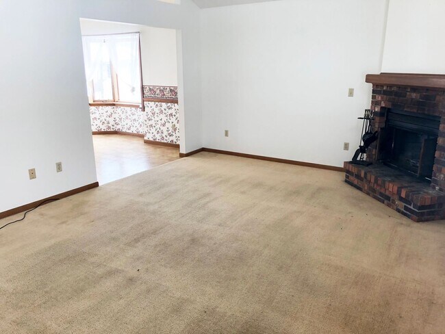 Building Photo - 3 Bedroom, 3 Bath Home With 2-Car Attached Garage In Rothschild