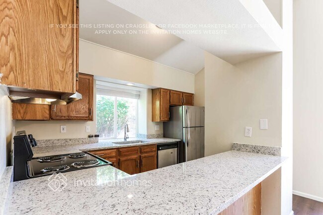 Building Photo - 4443 Biscay St