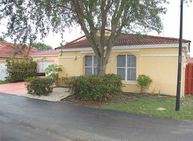 Building Photo - 10957 SW 73rd St