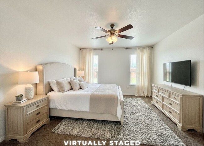 Building Photo - 1009 Cushing Dr