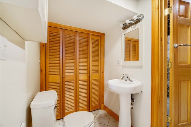 Building Photo - 14 Arborough Rd