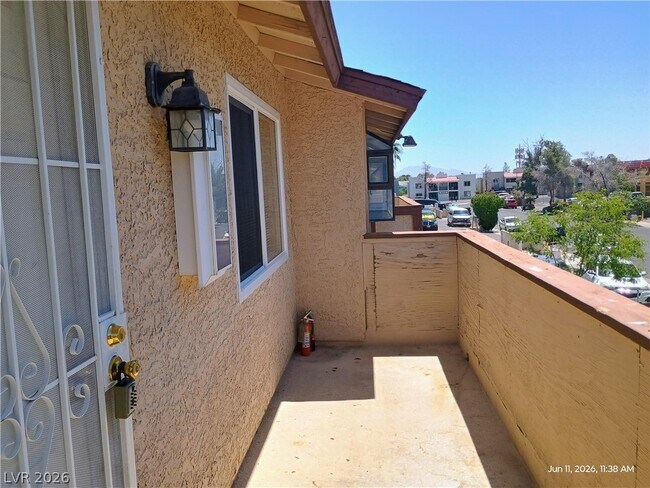 Building Photo - 6228 Ilanos Ln