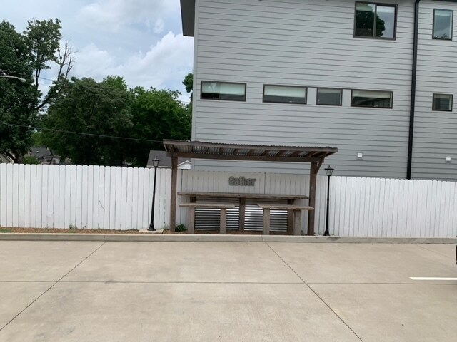 Building Photo - 210 N 9th St