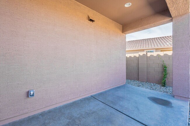 Building Photo - Modern Elegance in the Heart of Asante – Like-New 4 Bedroom Home