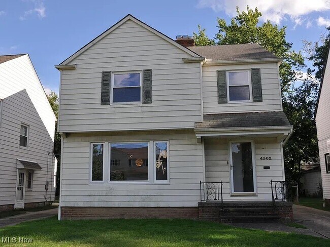 Building Photo - 4302 Silsby Rd