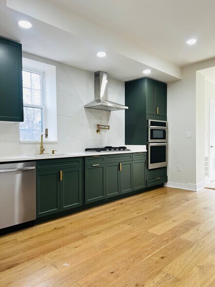 Building Photo - 116 Thomas St NW