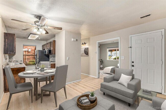 Building Photo - Great location off Iliff and Buckley Fully...