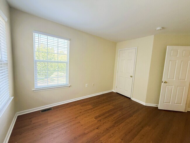 Building Photo - 379 Wheatfield Cir