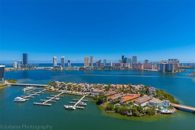 Building Photo - 7000 Island Blvd