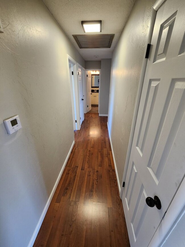 Building Photo - Spacious 3-Bedroom, 1.5-Bathroom Home AVAI...