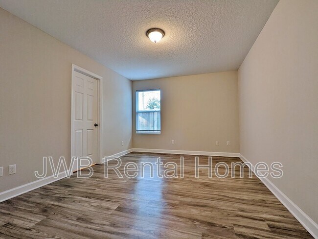 Building Photo - 8132 Noroad