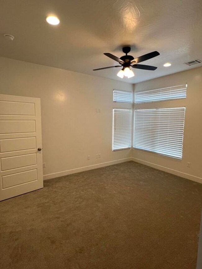 Building Photo - 5924 Aragorn Ln