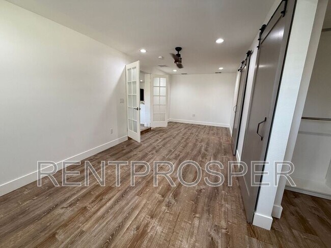 Building Photo - 1130 W Lake Brantley Rd